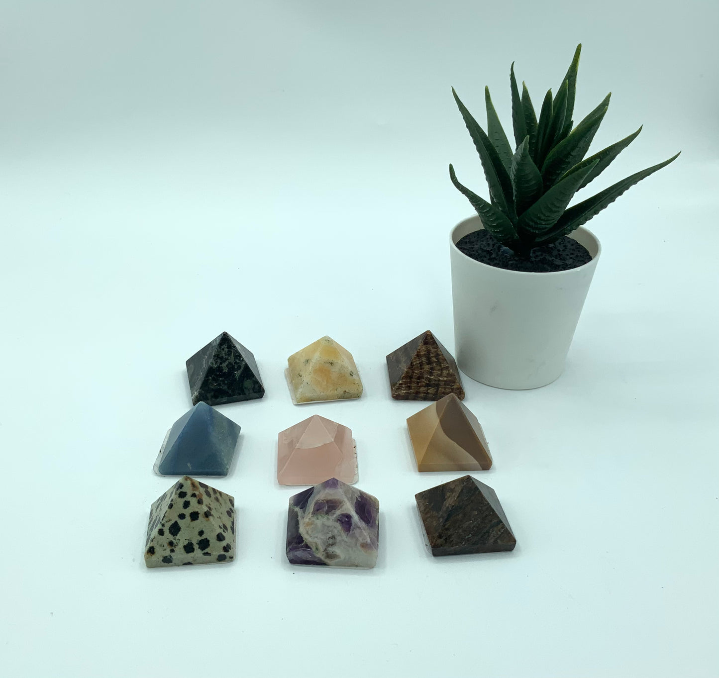 Sm Quartz Pyramid