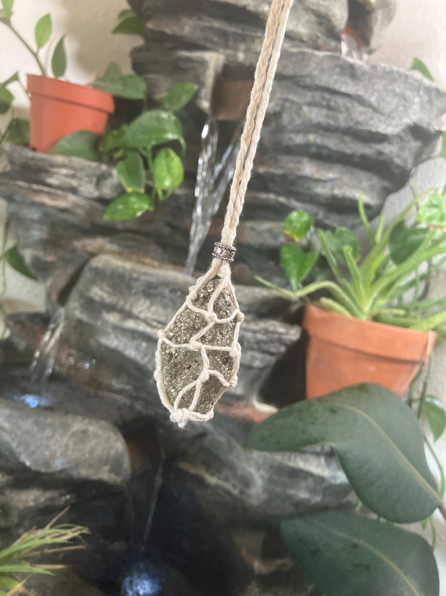 Macrame Necklace with Quartz